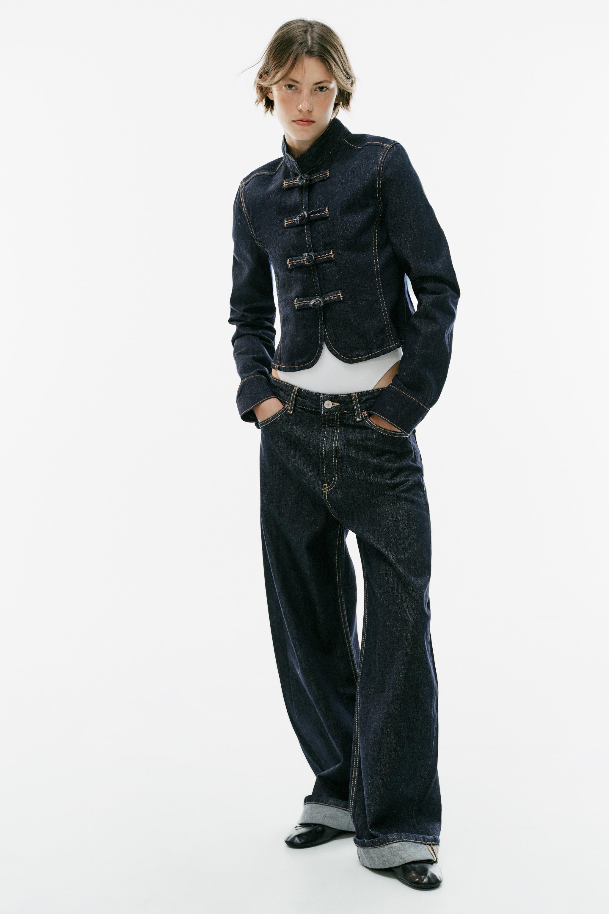 BLOUSON EN JEAN TRF AJUSTÉ À BRANDEBOURGS